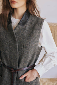 Petite Studio's Ezio Dark Brown Thin Knotted Leather Belt