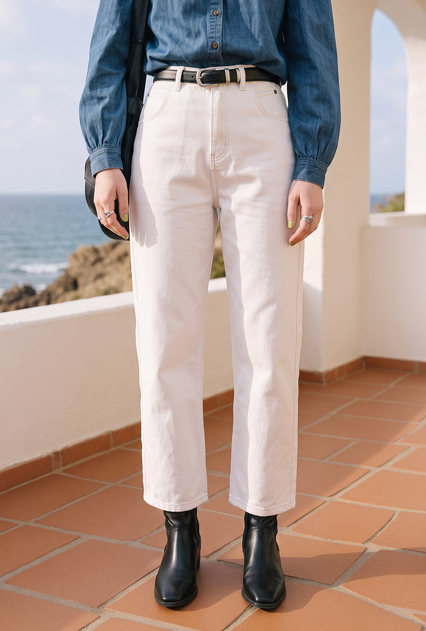 Petite Studio's Bentley Straight Cropped Jeans in White
