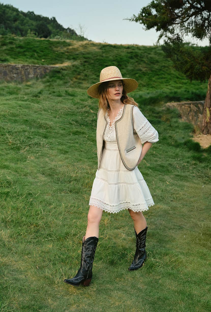 Petite Studio's Dexter Ramie Vest in Beige 