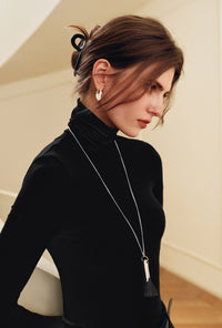 Petite Studio's Harvi Crescent Hoop Earrings