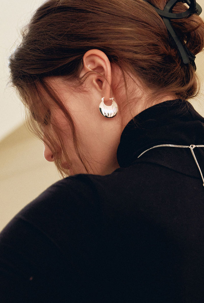Petite Studio's Harvi Crescent Hoop Earrings