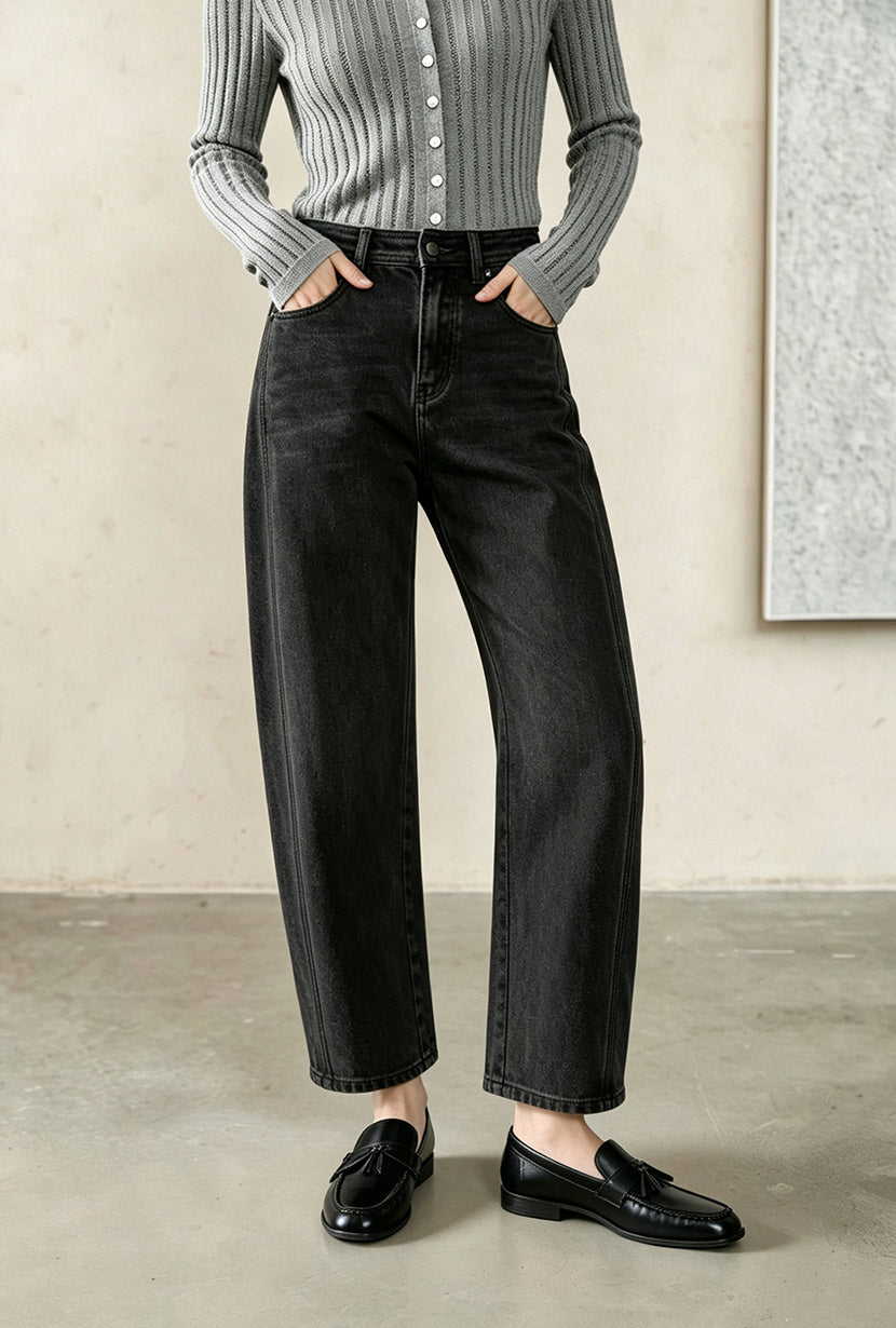 Petite Studio's Evie Mid-Rise Barrel Jeans in Black