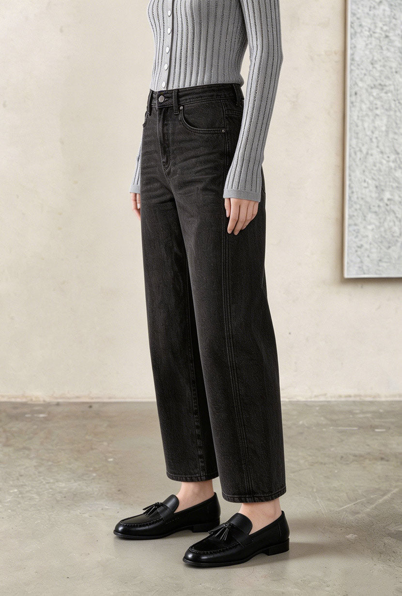 Petite Studio's Evie Mid-Rise Barrel Jeans in Black
