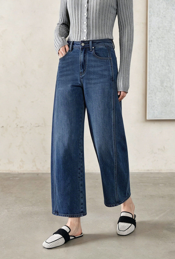 Petite Studio's Evie Mid-Rise Barrel Jeans in Blue 