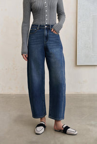 Petite Studio's Evie Mid-Rise Barrel Jeans in Blue 