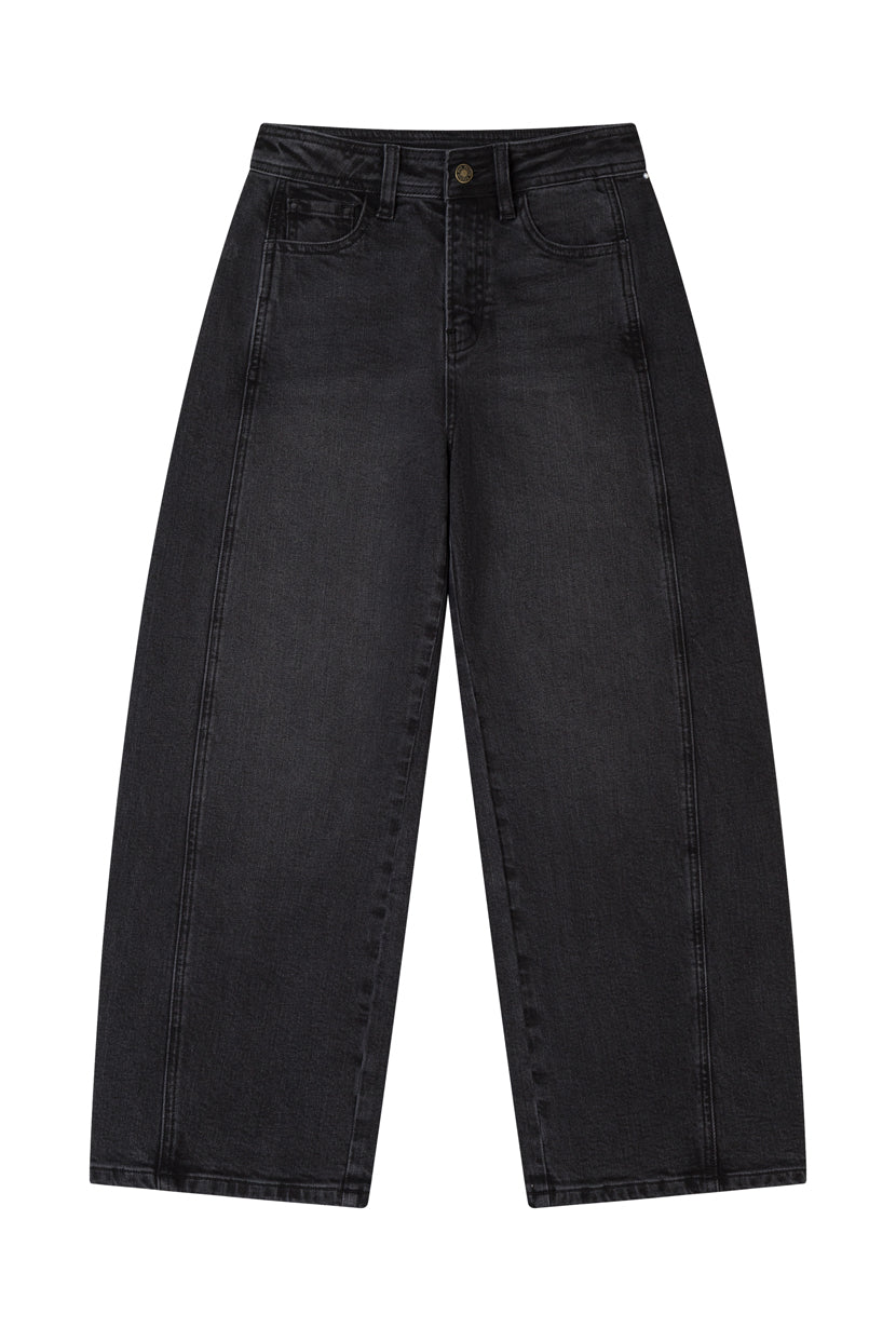 Petite Studio's Evie Mid-Rise Barrel Jeans in Black